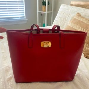Michael kors tote wore couple times - almost like new